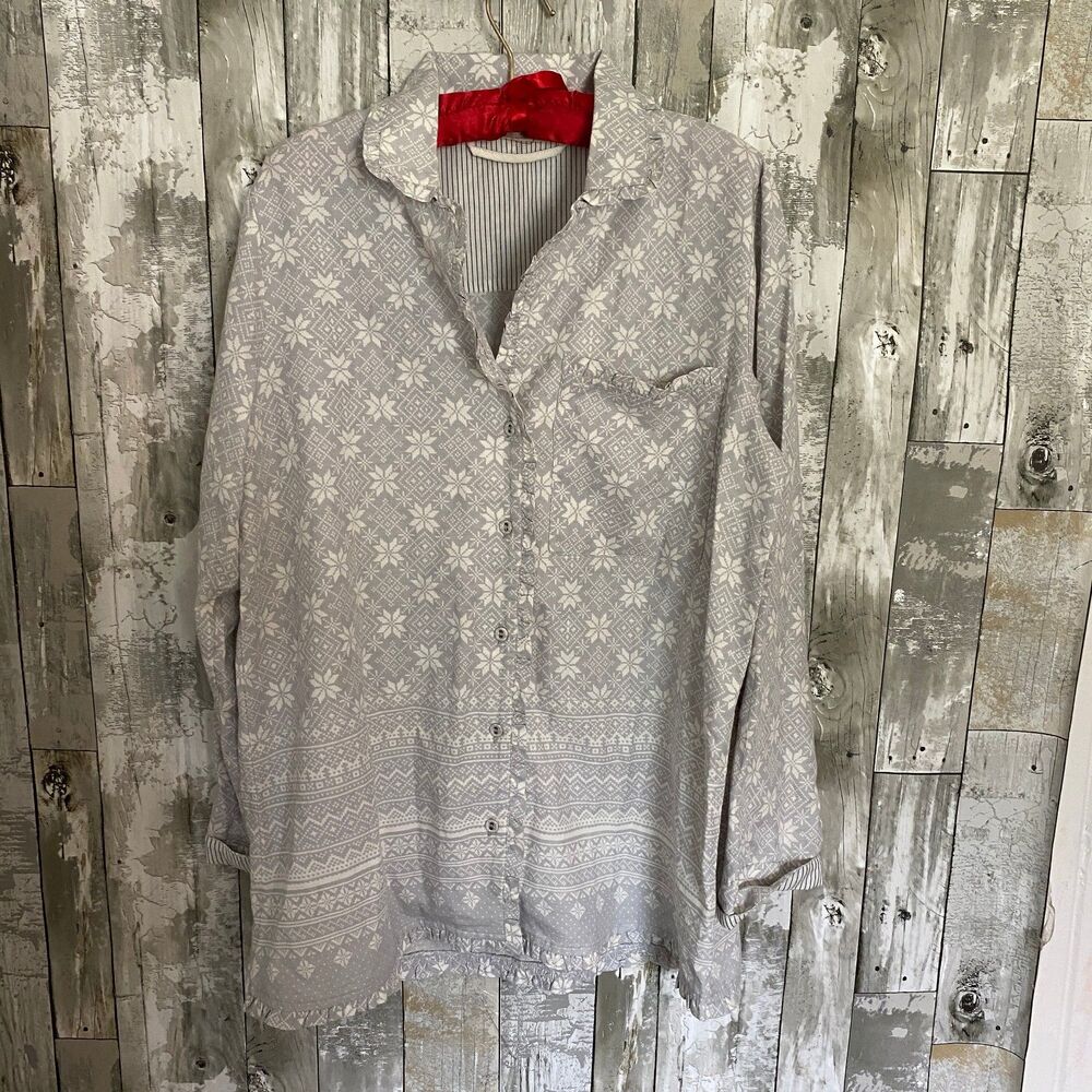 Soft Surroundings gray snowflake pajama button up top M